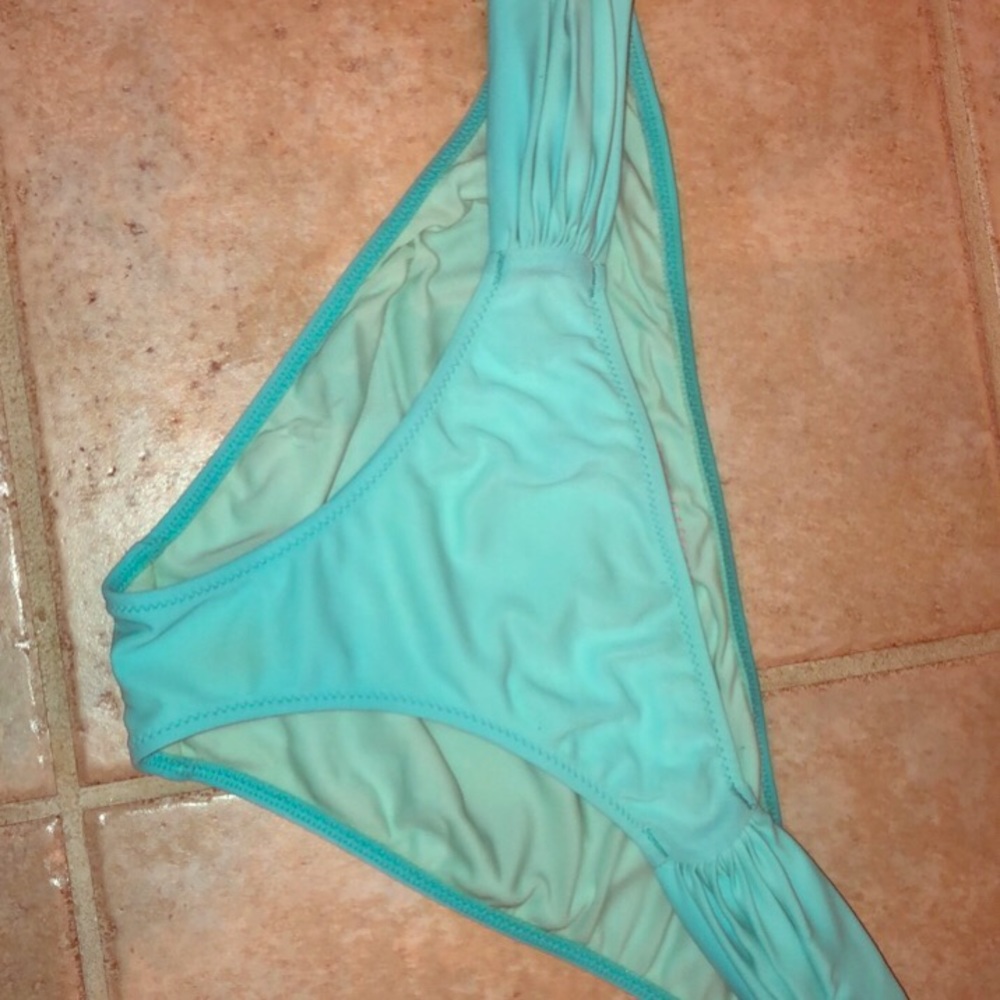 victoria secret pink bikini bottoms!!